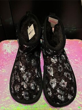 NWT PINK Victoria's Secret Black Sequin Cheetah Plush Short Boots